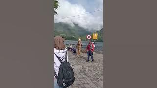 Sarangan morning thick fog but full of people #saranganmagetan #naturetourism #holiday