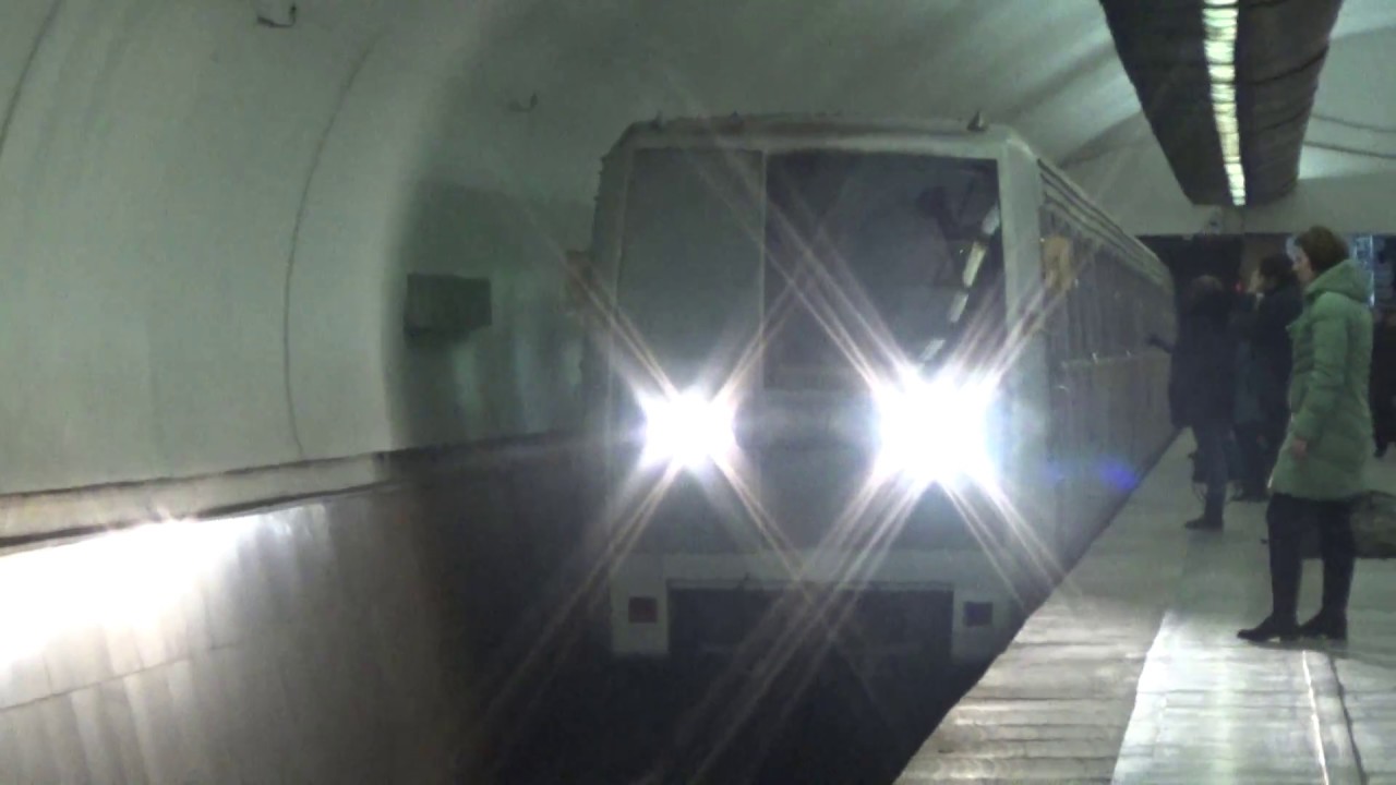 Московский Метрополитен 81-720/721 серии 0034 и 0033 на станции Кожуховская