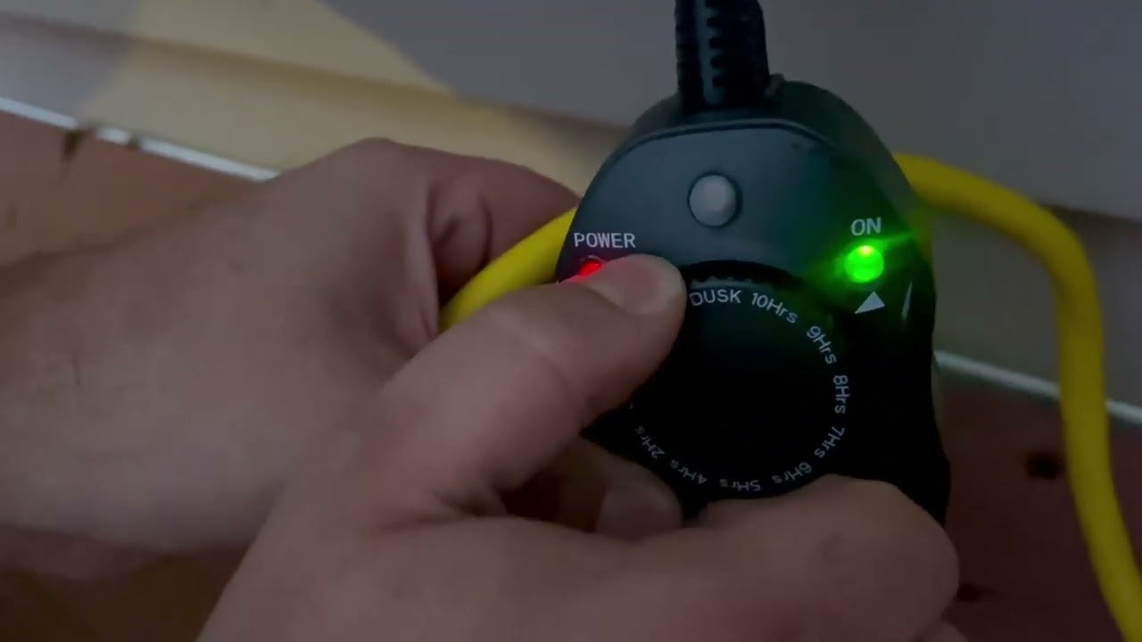 TiFFCOFiO Outdoor Timer Outlet, Dusk to Dawn Light Sensor Timer, Outdoor Light Timer Review