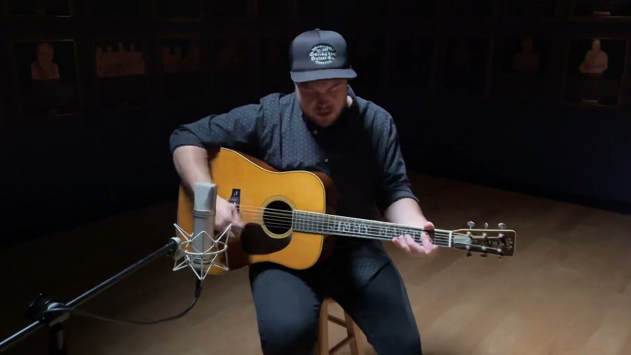 Guarda Trey Hensley - “Ocean of Diamonds” on Jimmy Martin’s Martin D-28 su YouTube Guarda Trey Hensley - “Ocean of Diamonds” on Jimmy Martin’s Martin D-28 su YouTube