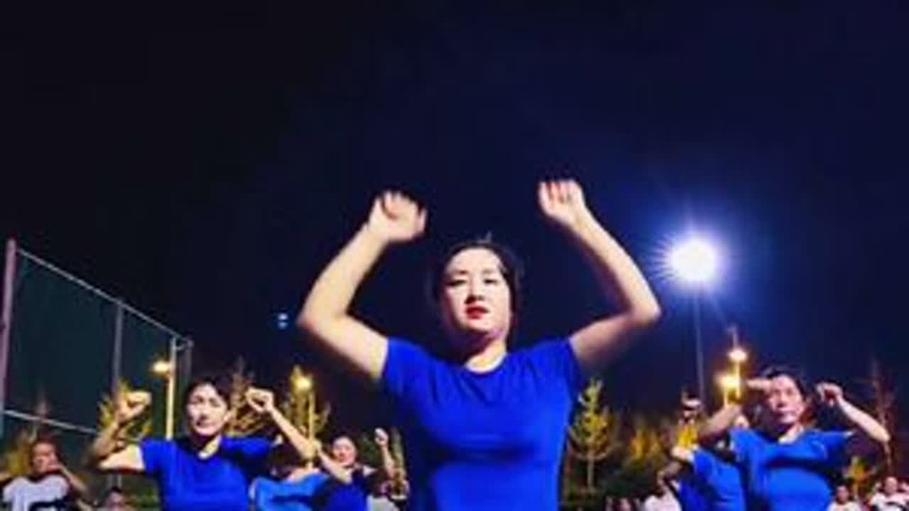 每天坚持练肚子平了手臂细了游泳圈不见了#有氧塑型操 #好身材练起来#简单易学  #每天坚持锻炼 #运动贵在坚持