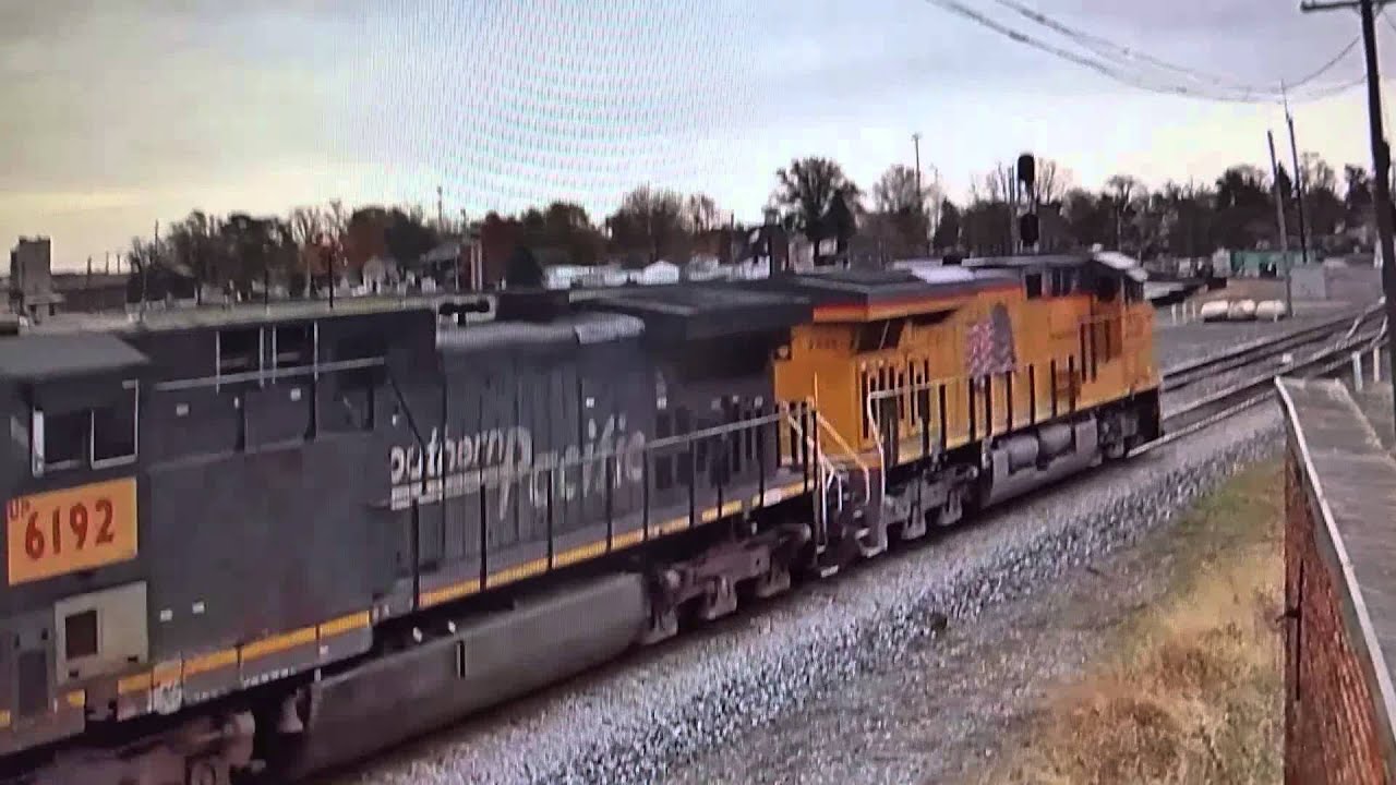 Union Pacific 2955 leads long freight train YouTube