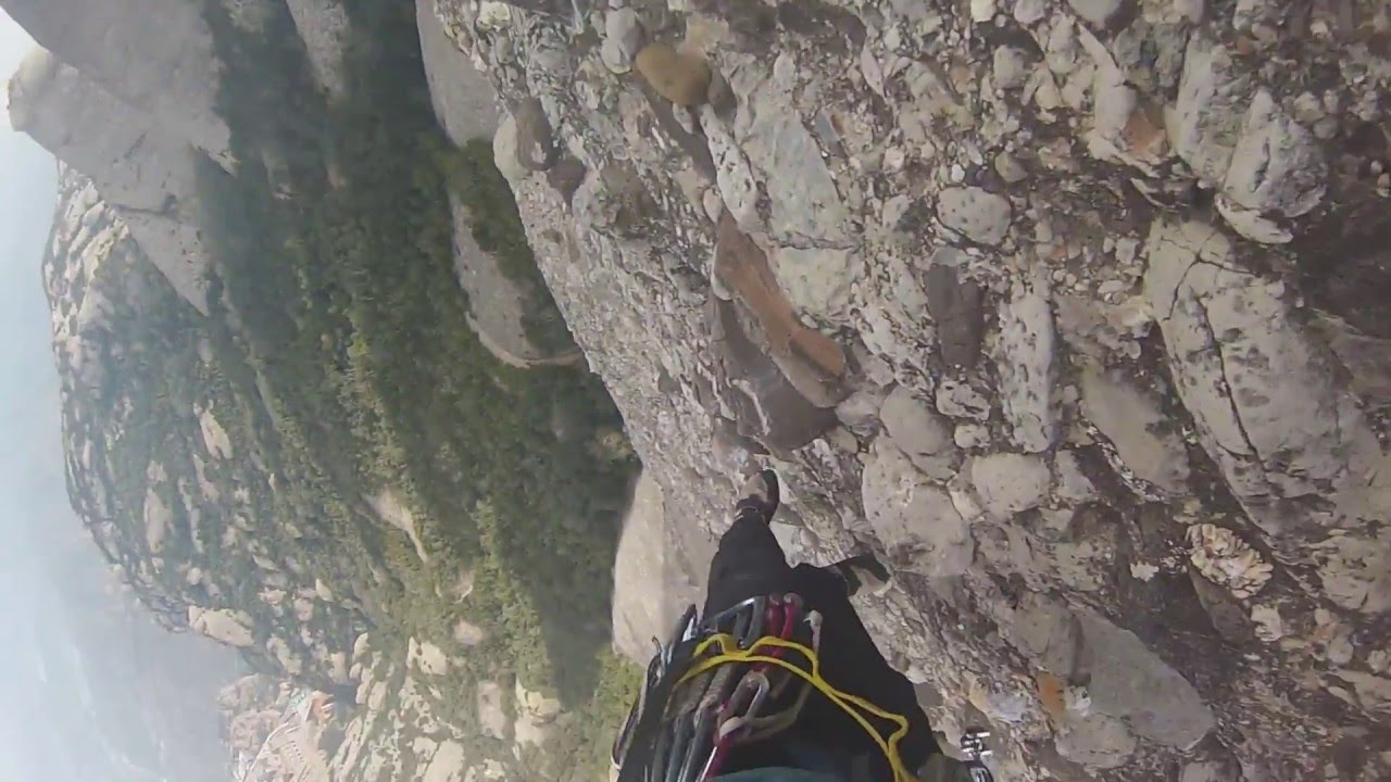 Escalada en Montserrat, Via Adria al Gorro Frigi