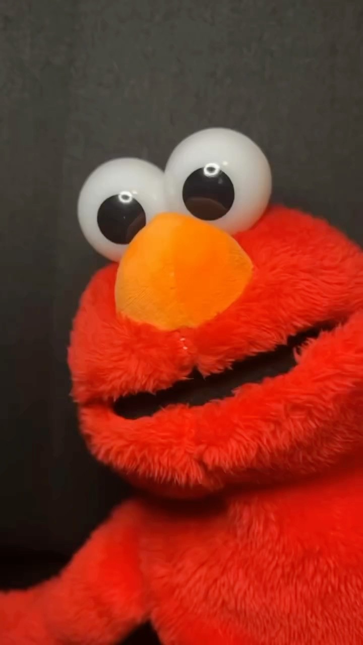 I’M ELMO’S GIRLFRIEND ? #comedy #funny #lol #kermit #elmo