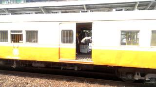 6902次行包列車臺南站上包裹