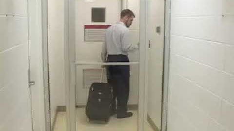 Newton Security T-DAR® Mantrap Shield System - Normal Authorized Operation with Luggage