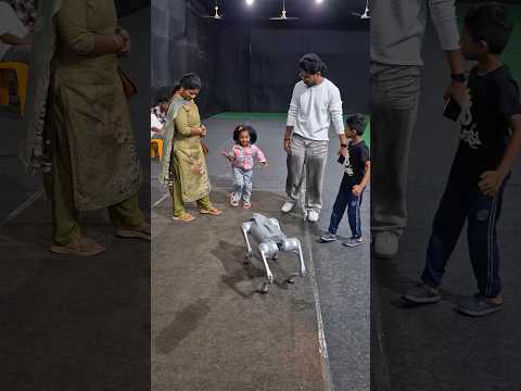 Adwi baby ne Robo odikkunn guys 😅 #shortsfeed #silpavishnu  summer expo 🤩🔥