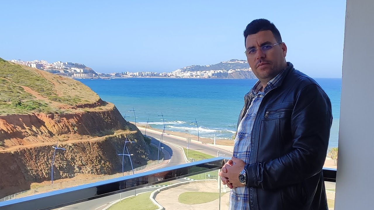 شقة بانورامية على البحر 🌊 والجبل ⛰️ للبيع في مدينة الفنيدق/☎️⬅️0619571612