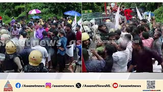 സിഎംആർഎൽ കേസിലെ പരാതിക്കാരനായ ഷോൺ ജോർജിന്റെ വീട്ടിലേക്ക് ഡിവൈഎഫ്ഐ പ്രതിഷേധം | ED Raid