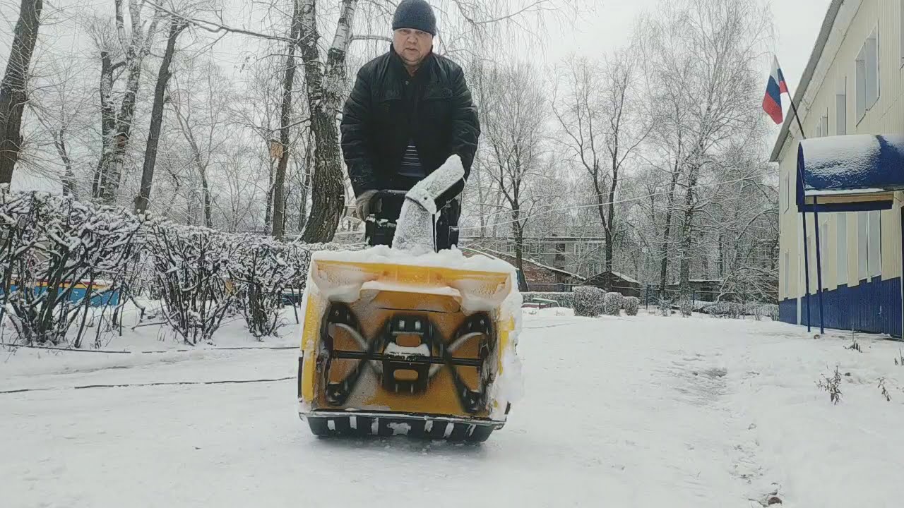 ЭЛЕКТРИЧЕСКИЙ СНЕГОУБОРЩИК ЧЕМПИОН С АЛИ ЭКСПРЕСС 2021. 3 ГОДА .