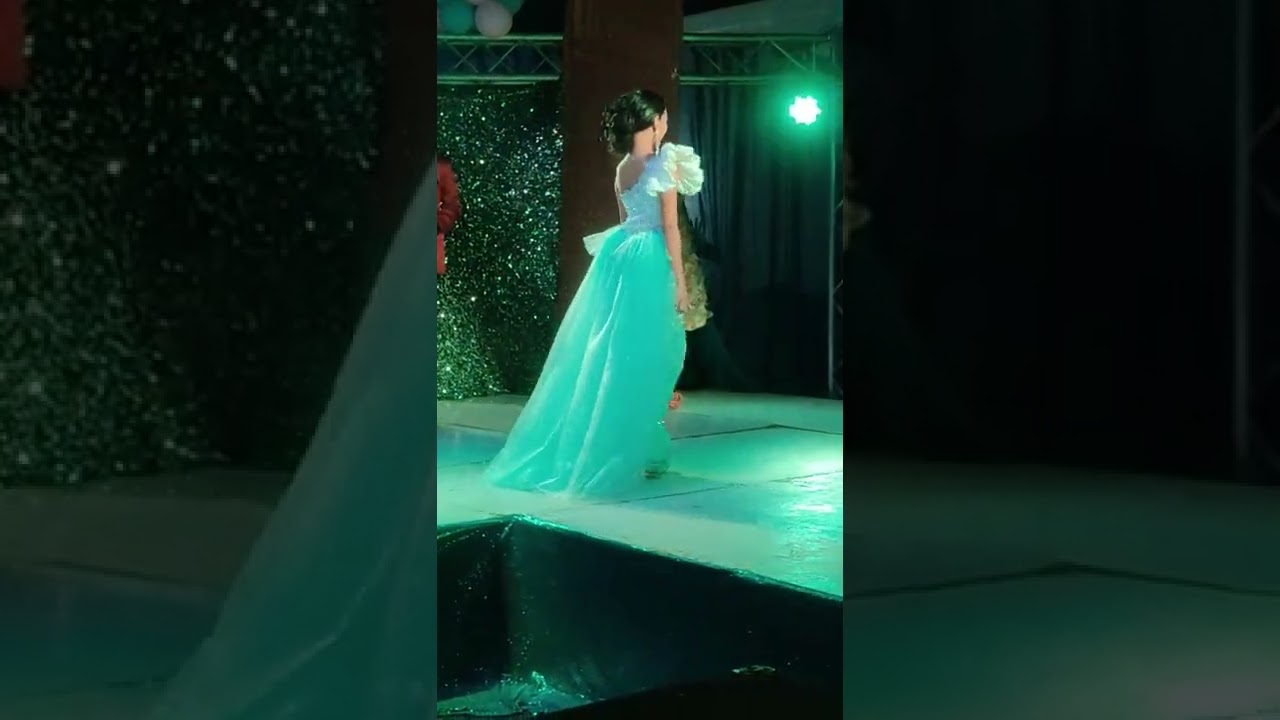 pasarela Traje de gala segunda edición Mini y Teen universo tropical