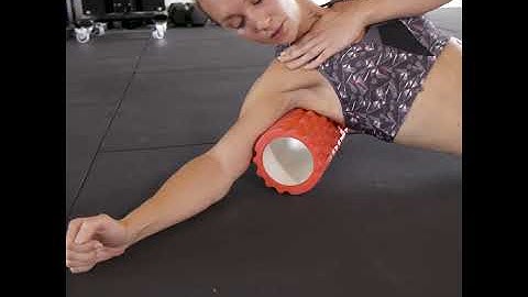 How to foam roll your chest and shoulders