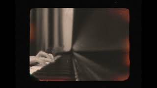 “Böyle Ayrılık Olmaz” (Nilufer Yumlu) Piano