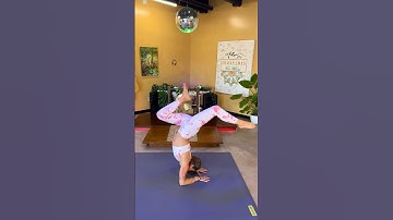Happy International Yoga Day! Pincha Mayurasana Pose Forearm Stand by Br33zzyy Video by -Bret 💫✨🌟