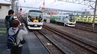 E257系特急あずさ26号(11B)76M  ・ 特急あずさ27号(9B)77M  八王子駅離合発車入線