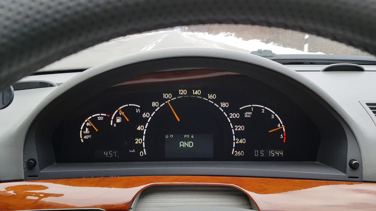 Мерседес w220 s500 замерла стрелка спидометра на 120 причина