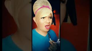 La Tía Solterona Conociendo Por Primera Vez A Su Sobrina