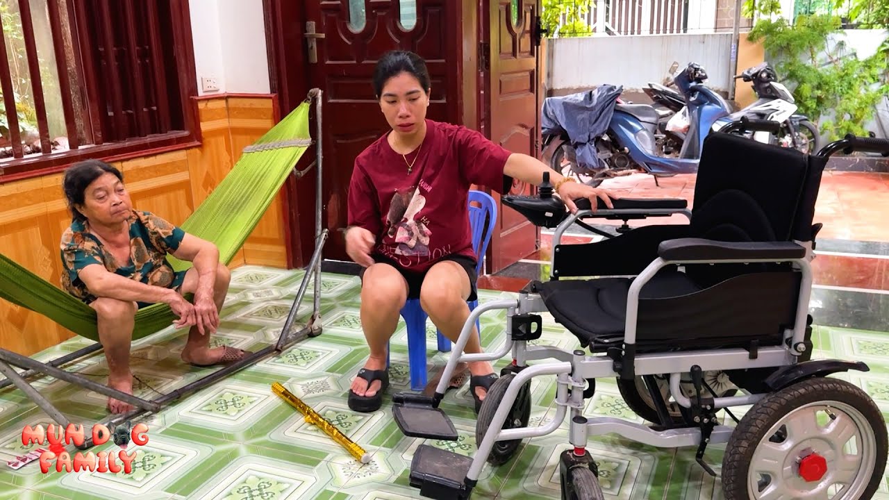 Dad came back to take mom to visit her sick grandmother