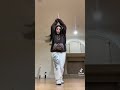 رقص بنت على اغنية اوليه 