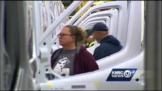 Ford sends 1st Transit down assembly line at Claycomo