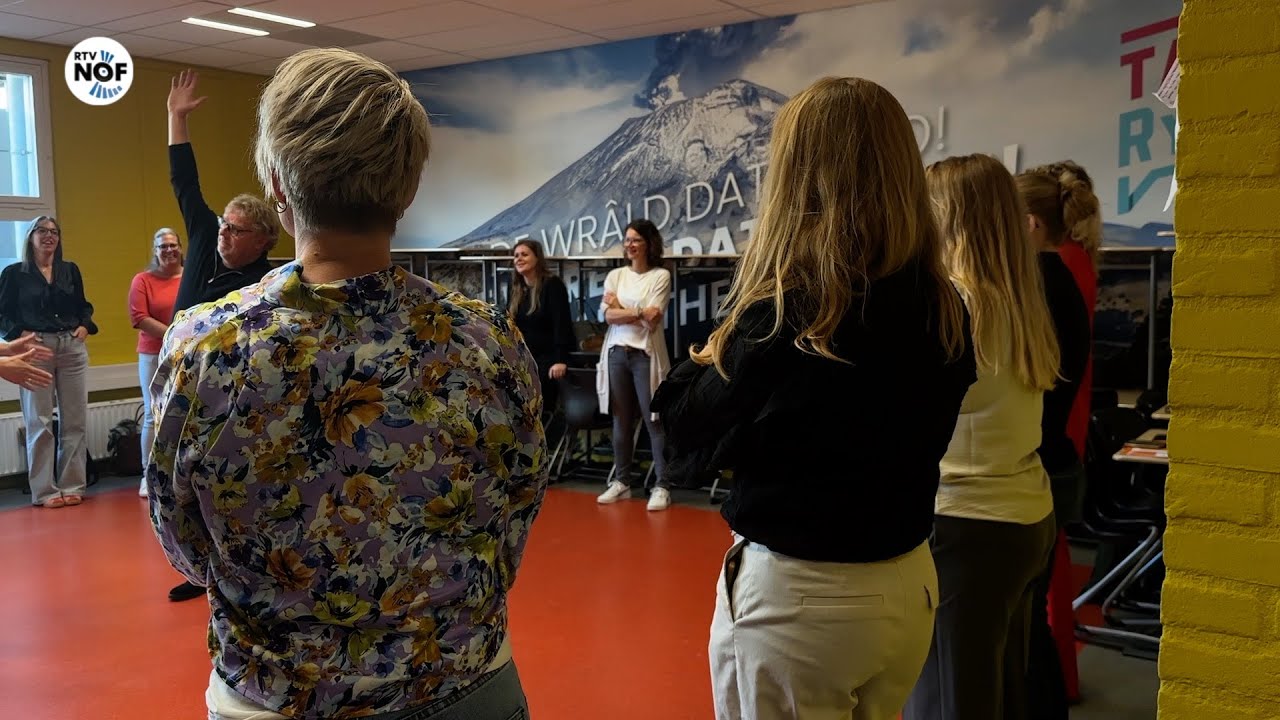 Niet de leerlingen, maar de leraren krijgen les op CSG Liudger in Burgum: 