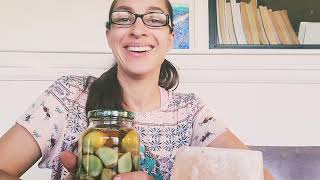 Making pickled garlic with honey and ...