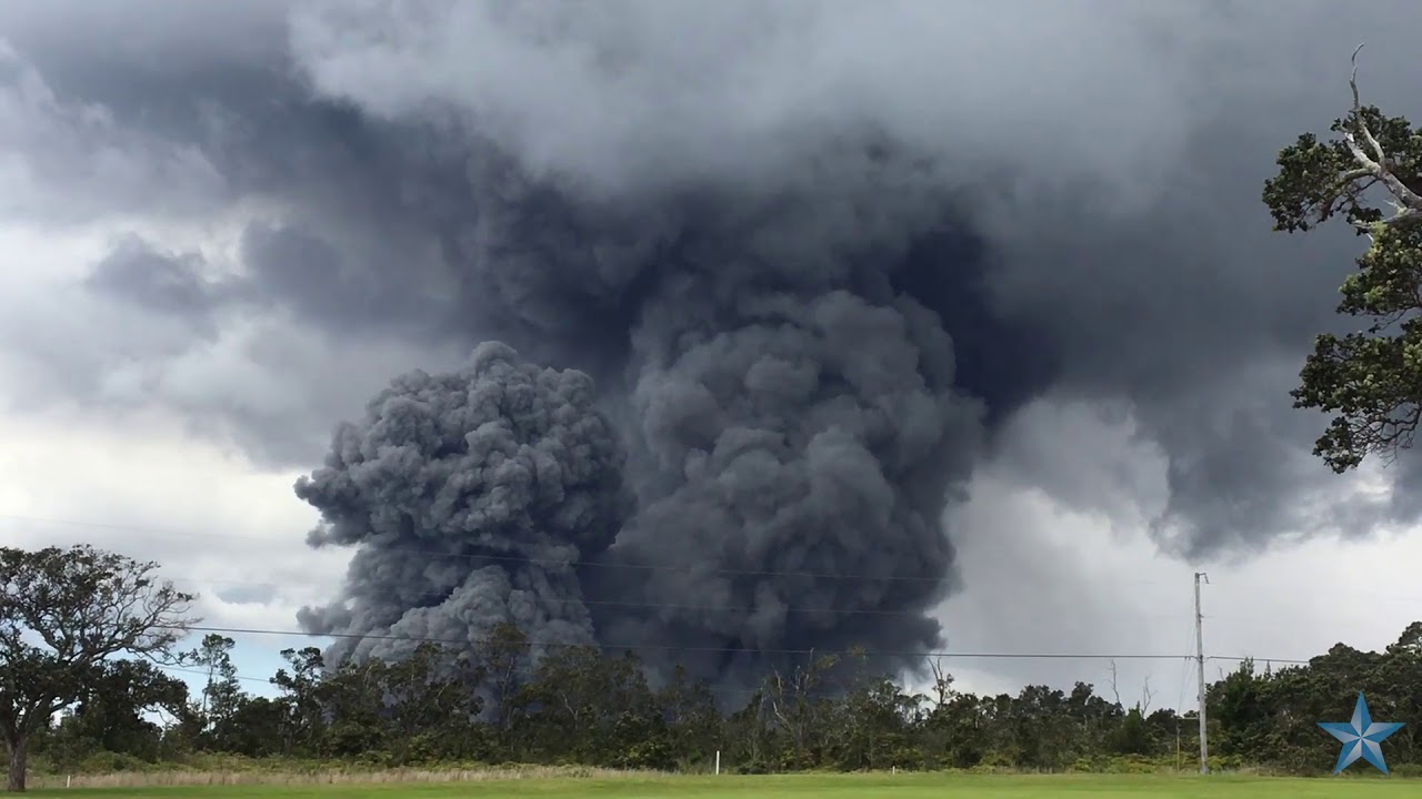 Kilauea Volcano Ash Plume Youtube