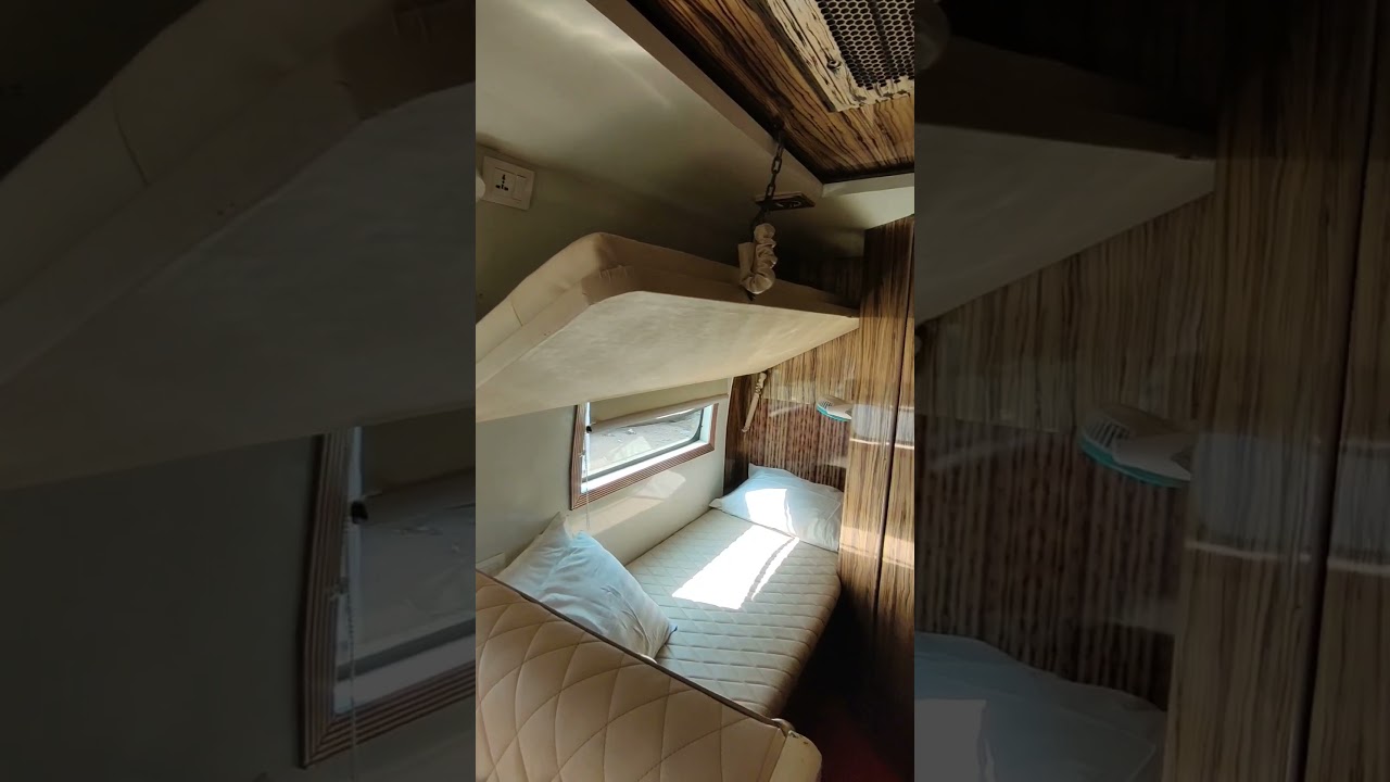 Comfortable in the caravan bed on a rainy day | Luxury Caravan Force Traveller || 