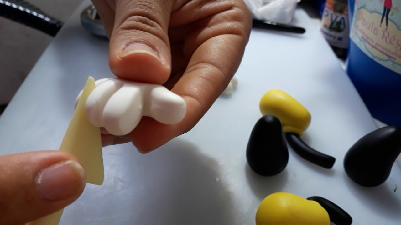 Mãozinha do Mickey em biscuit simples