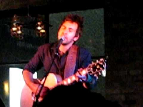 Josh Kelley sings Everybody Wants You & CHI TOWN i...