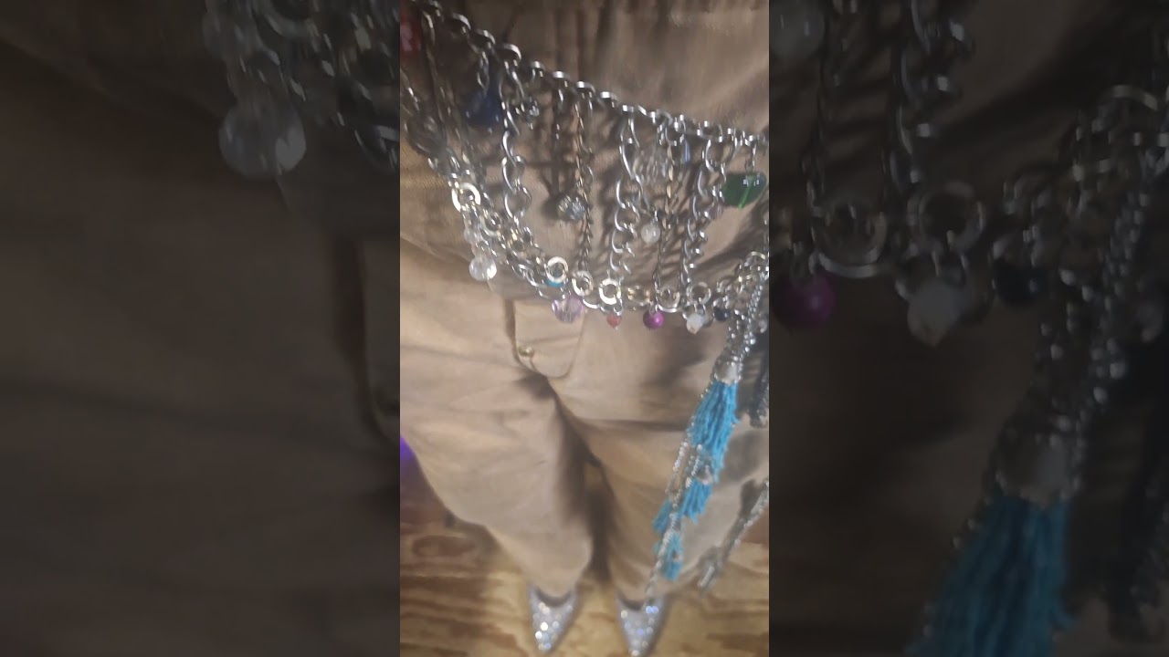 Blake Lively reveals her deposition outfit. 