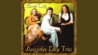 Video thumbnail of "Angela Lilly Trio - Yestarday"