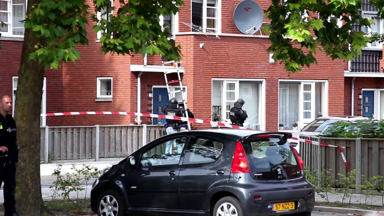 ‘Gewapende man’ zit niet in woning Stedenwijk