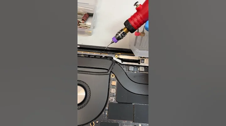 Remove Stripped Screw #laptoprepair #laptop #apple #macbookpro