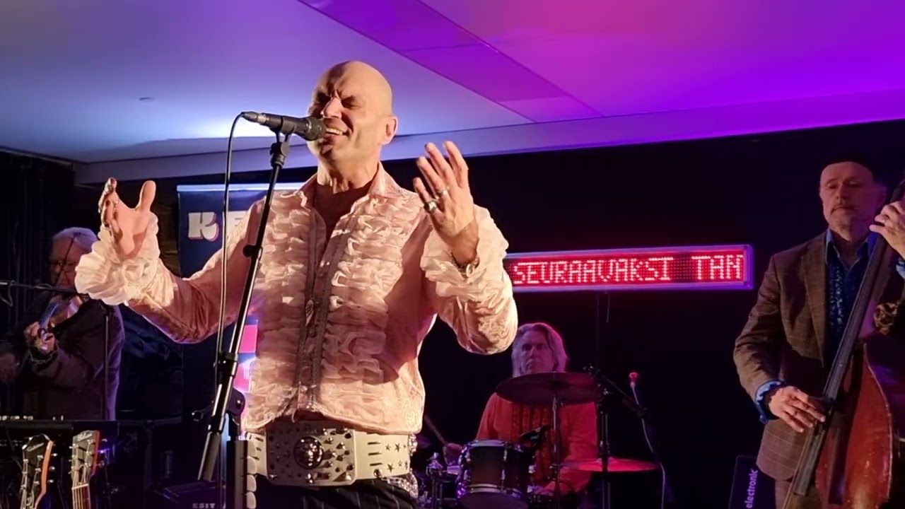 Dimitri Keiski - Kultaiset korvarenkaat