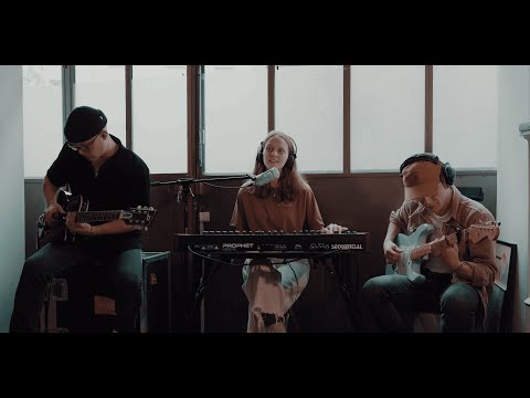 Maëlle Taina - I Drift Easily (live session)