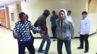 HARLEM SHAKE: grade 7 class in the hallway