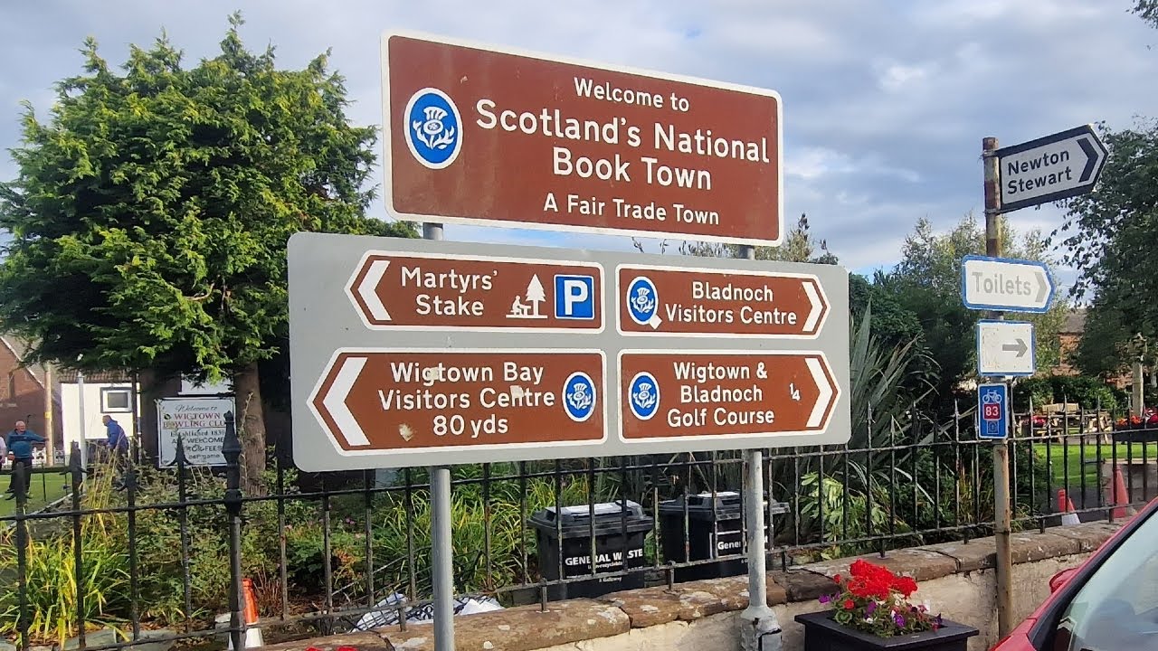 📚 SCOTLAND'S BOOK TOWN. Wandering around shops in readers' paradise of Wigtown, Galloway (30.8.2025)