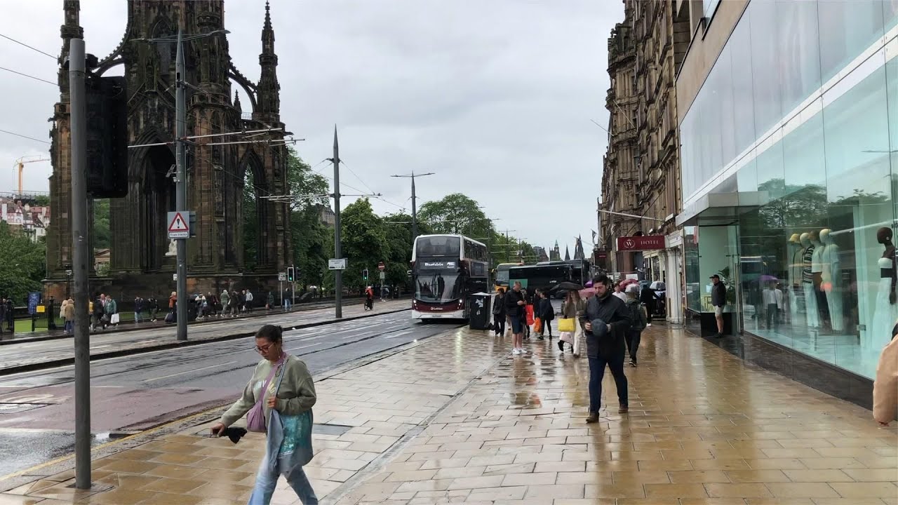 city-walk-edinburgh-from-edinburgh-waverley-train-station-to