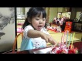 １歳１１ヶ月 雛祭りのケーキに興奮しています