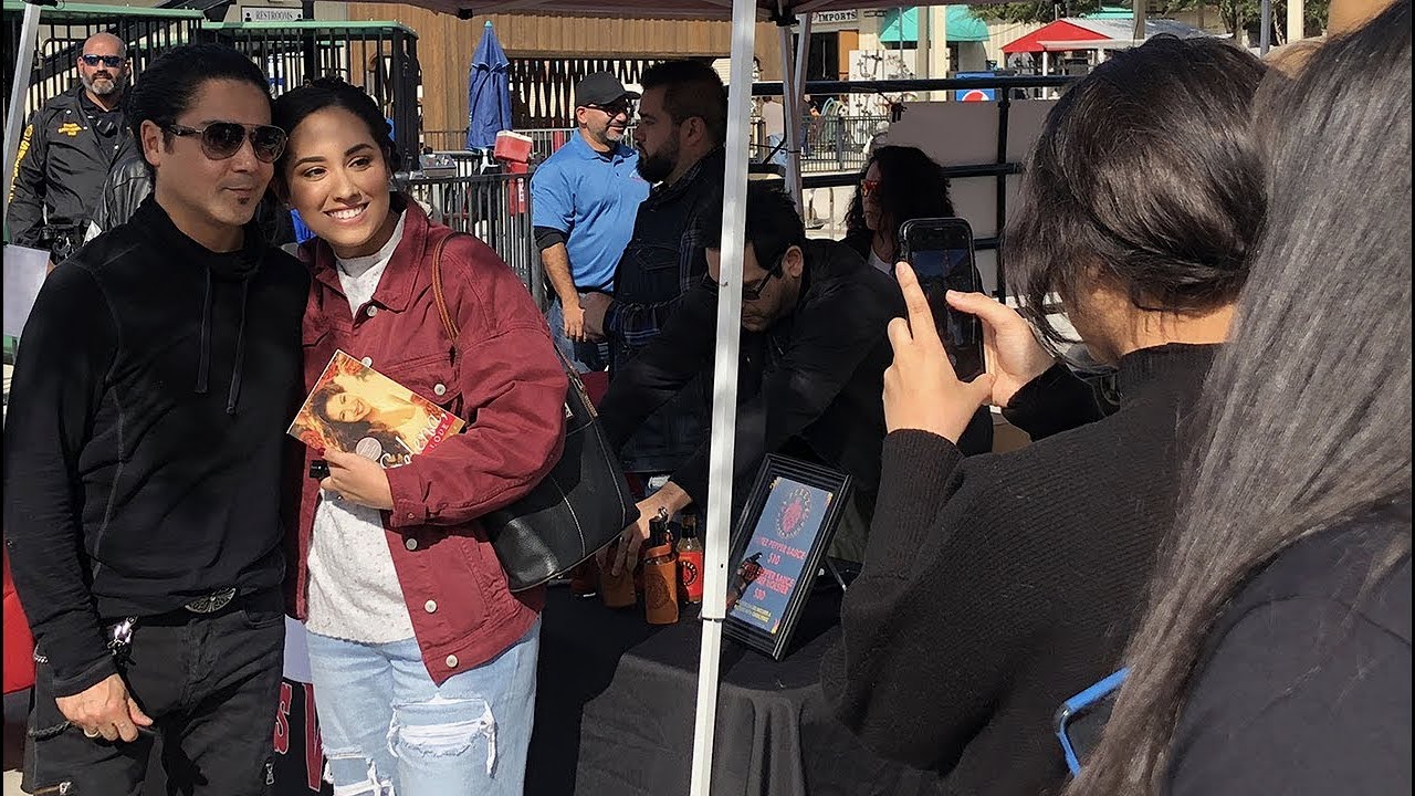Chris Perez debuts: "Perez Pepper Sauce" at Traders Village San Antonio