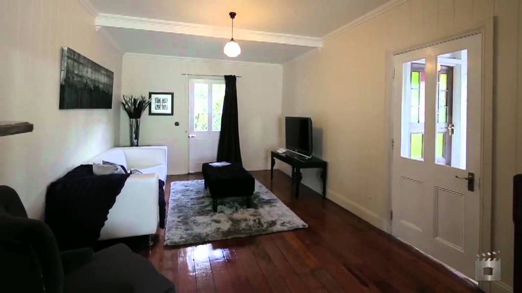 8 Teneriffe Drive, Teneriffe by Adam Nobel