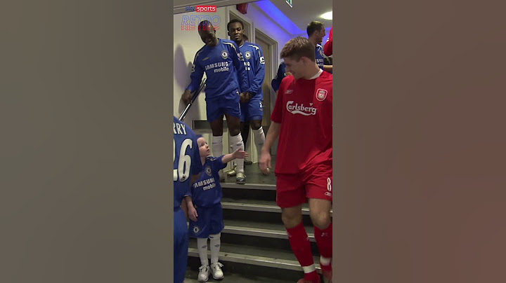 Mascot pranks Steven Gerrard #Shorts