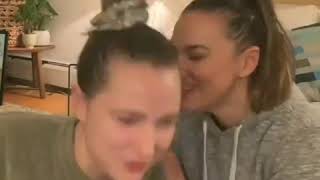 Famous Tasya Teles e Shelby Flannery  ❤ Atrizes de The 100 Profile