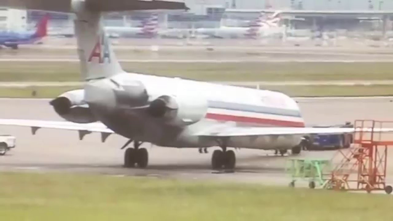 American Airlines MD88 Nose Gear Collapses While Being Towed With