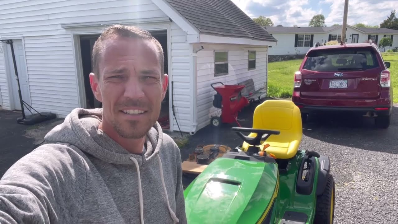 JOHN DEERE vs CUB CADET