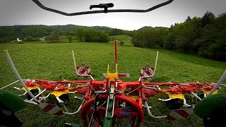 Silage 2017 - Tedding grass