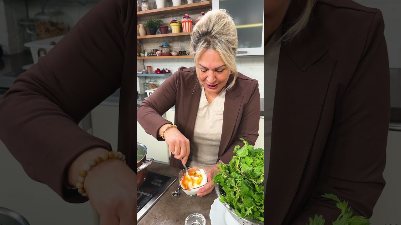 Isırgan Çorbası (Isırgan Otu) – Tam Bir Detoks Tarifi! 💚🥬 #shorts Isırgan Çorbası (Isırgan Otu) – Tam Bir Detoks Tarifi! 💚🥬 #shorts