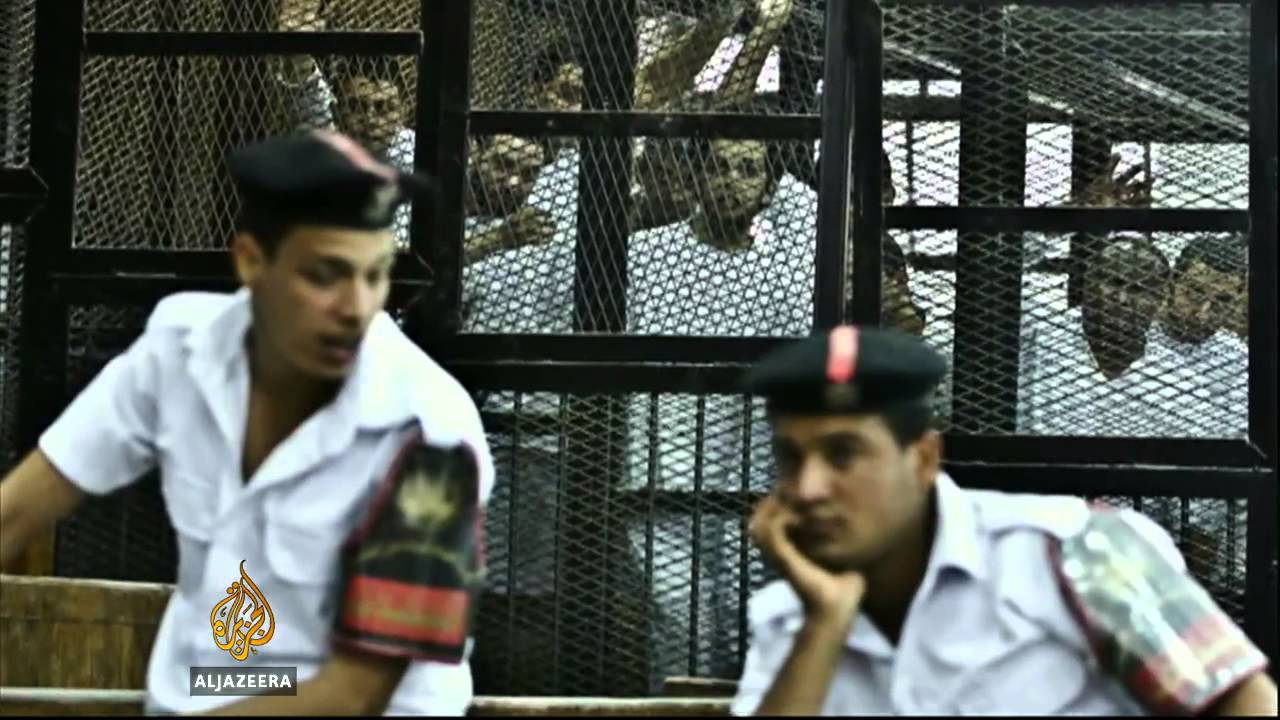 استئناف محاكمة موظفي قناة الجزيرة المحتجزين