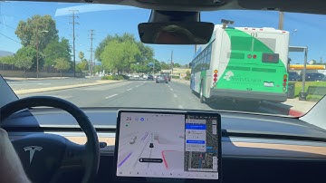 Model 3 - Beta FSD 9.1 - FSD Beta goes around the bus! - 2021.4.18.13 - 2 August 2021